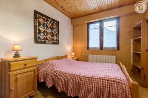 2 Schlafzimmer, Bügeleisen/Bügelbrett, Reisekinderbett, kostenloses WLAN