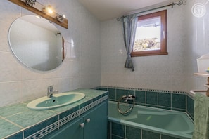 Badewanne, Haartrockner