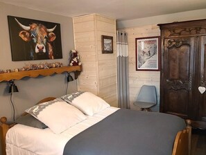 1 bedroom, iron/ironing board, free WiFi, bed sheets