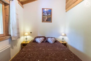 2 chambres, fer et planche à repasser, lit parapluie, Wi-Fi gratuit