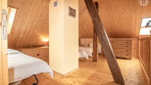 3 soverom, strykejern/-brett, reiseseng for barn og wi-fi (inkludert)