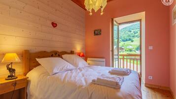 3 chambres, fer et planche à repasser, lit parapluie, Wi-Fi gratuit