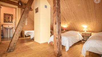 3 chambres, fer et planche à repasser, lit parapluie, Wi-Fi gratuit