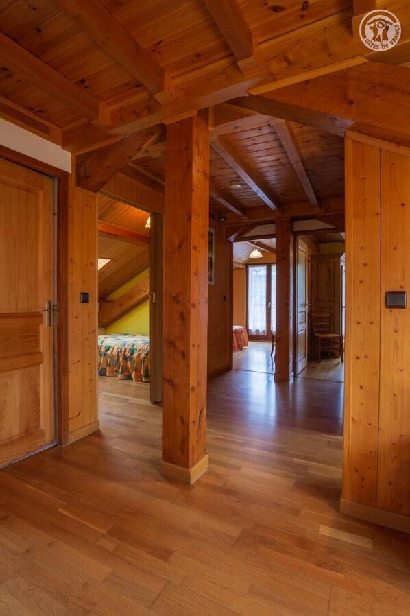 5 bedrooms, iron/ironing board, travel crib, free WiFi