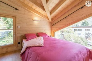 2 bedrooms, iron/ironing board, free WiFi