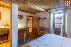 2 Schlafzimmer, Bügeleisen/Bügelbrett, kostenloses WLAN