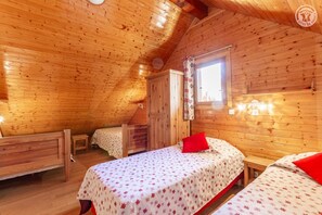 3 bedrooms, iron/ironing board, free WiFi