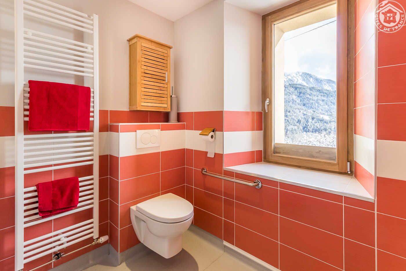 Douche, sèche-cheveux