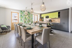 Dining - LE Tilleul - LA Lechere (LA LECHERE)