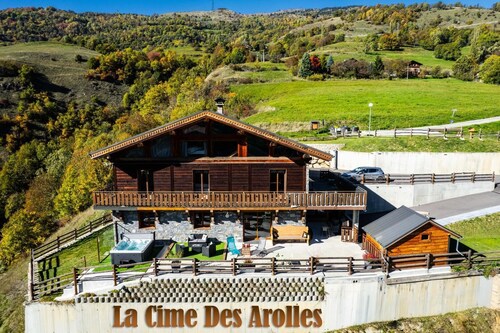 Chalet LA Cime DES Arolles
