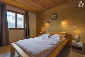 2 camere, ferro/asse da stiro, Wi-Fi gratuito