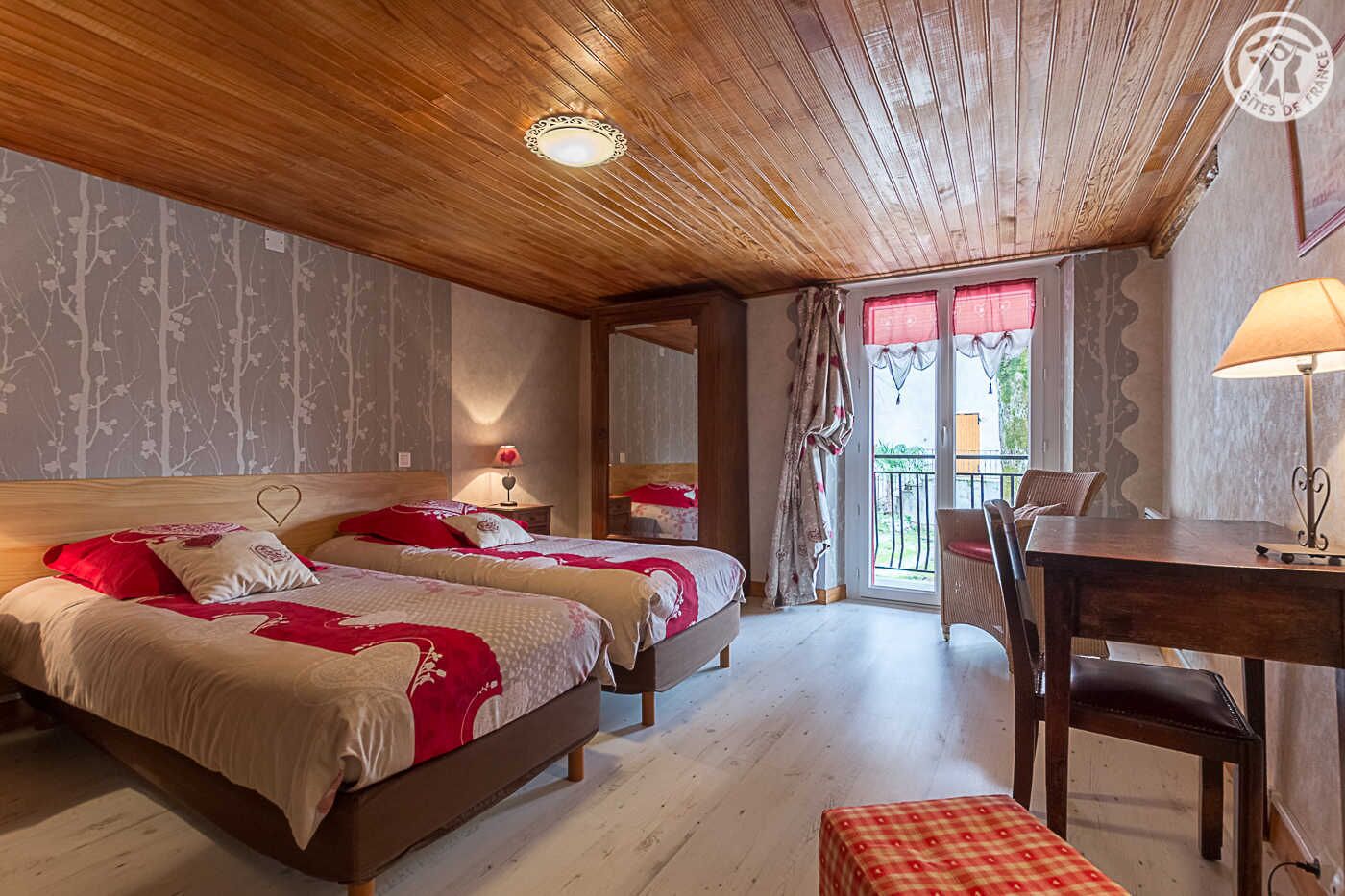 3 bedrooms, iron/ironing board, travel crib, free WiFi