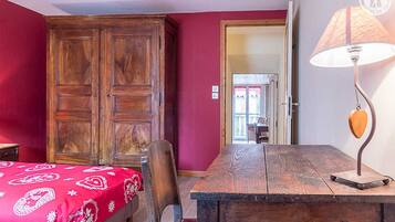 3 chambres, fer et planche à repasser, lit parapluie, Wi-Fi gratuit