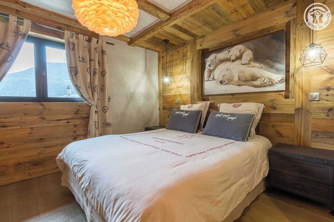 2 bedrooms, iron/ironing board, travel cot, free WiFi