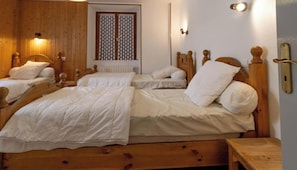 2 bedrooms, iron/ironing board, travel crib, WiFi (free)