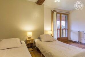 2 Schlafzimmer, Bügeleisen/Bügelbrett, Reisekinderbett, kostenloses WLAN