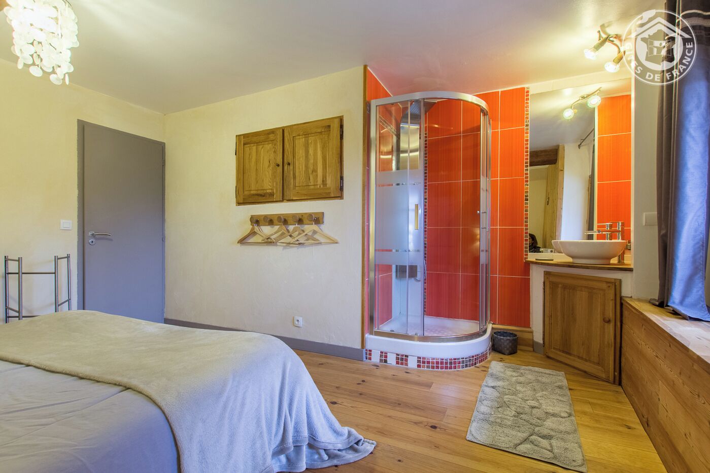 2 bedrooms, iron/ironing board, travel cot, free WiFi