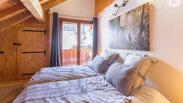 4 chambres, fer et planche à repasser, lit parapluie, Wi-Fi gratuit