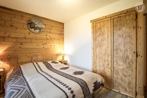1 chambre, fer et planche à repasser, lit parapluie, Wi-Fi gratuit
