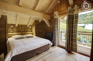 4 chambres, fer et planche à repasser, lit parapluie, Wi-Fi gratuit