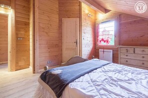 5 bedrooms, iron/ironing board