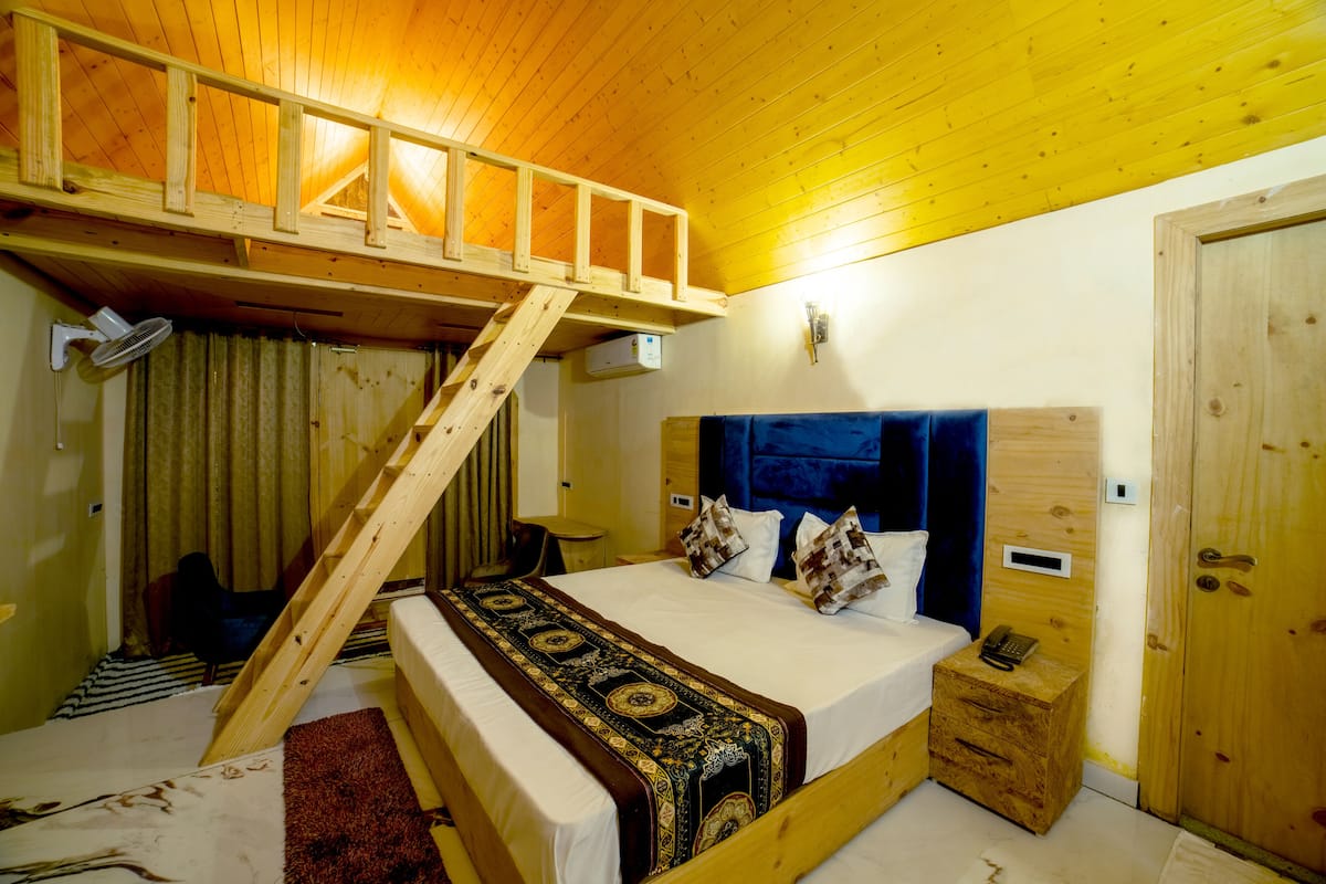 Exclusive Room | Rollaway beds, free WiFi, bed sheets
