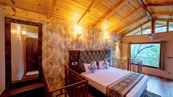 Grand Room | Rollaway beds, free WiFi, bed sheets