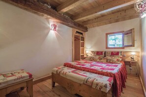 2 makuuhuonetta, silitysrauta/-lauta, vauvan matkasänky, ilmainen Wi-Fi