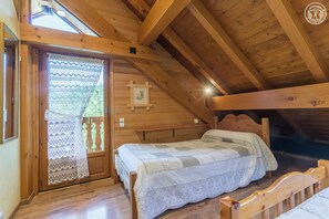 4 chambres, fer et planche à repasser, lit parapluie, Wi-Fi gratuit
