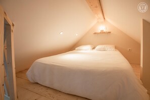 Iron/ironing board, travel crib, bed sheets