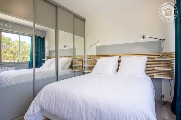 1 chambre, fer et planche à repasser, lit parapluie, Wi-Fi gratuit