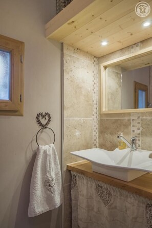 Een douche, een haardroger