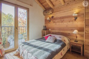 3 bedrooms, iron/ironing board, free WiFi