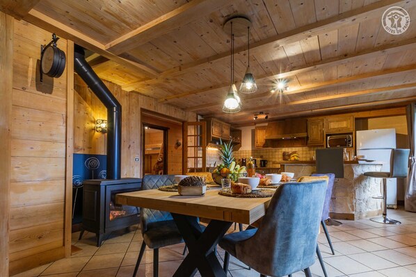 Dining - LES Gentianes - LA Giettaz (LA GIETTAZ)