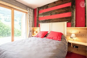 2 makuuhuonetta, silitysrauta/-lauta, ilmainen Wi-Fi, vuodevaatteet