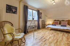 3 bedrooms, iron/ironing board, travel cot, free WiFi