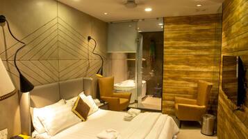 Studio Suite | Egyptian cotton sheets, premium bedding, free WiFi, bed sheets