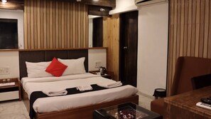 Deluxe Room | Egyptian cotton sheets, premium bedding, free WiFi, bed sheets