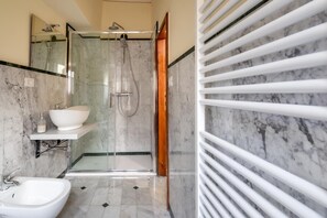 Hair dryer, towels - The Bellavista Suite is an apartment in the historic center of Bibbiena (Bibbiena)