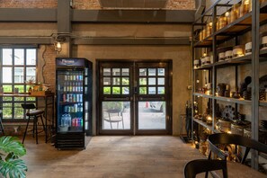 Lobby sitting area - House of Machine Boutique Hotel  (Bangkok)