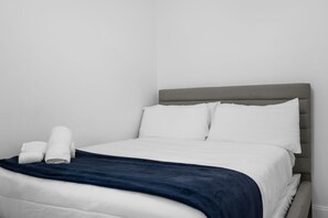 4 Schlafzimmer, Bügeleisen/Bügelbrett, Reisekinderbett, WLAN