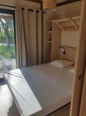3 bedrooms, iron/ironing board, free WiFi