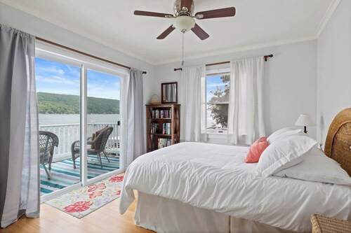 Keuka Lakefront Retreat | Hot Tub | Dock | Kayaks