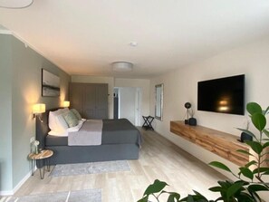 1 makuuhuone, tallelokero huoneessa, silitysrauta/-lauta, ilmainen Wi-Fi