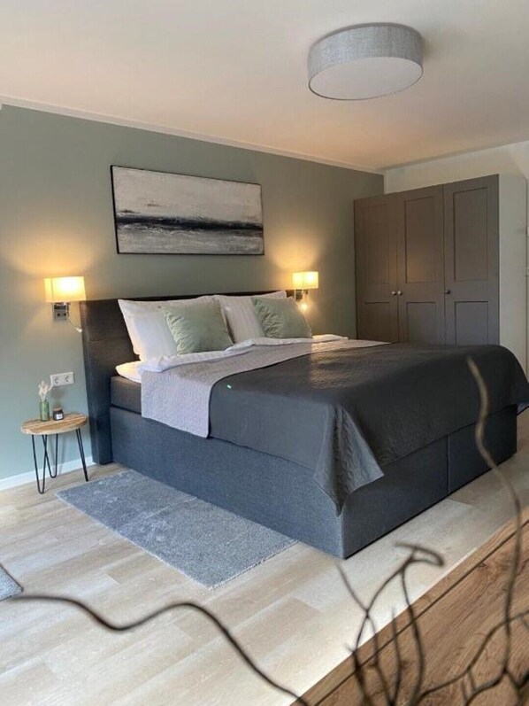 1 bedroom, in-room safe, iron/ironing board, free WiFi