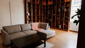 Basic Room | Living area | 32-inch TV with cable channels - CL Chapultepec (Mexico City)