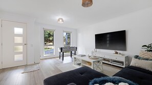 TV, fireplace, table tennis, books