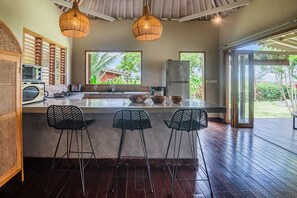 Dining tables - Villa Danka 4 Bedrooms Rice Field View (Badung regency)