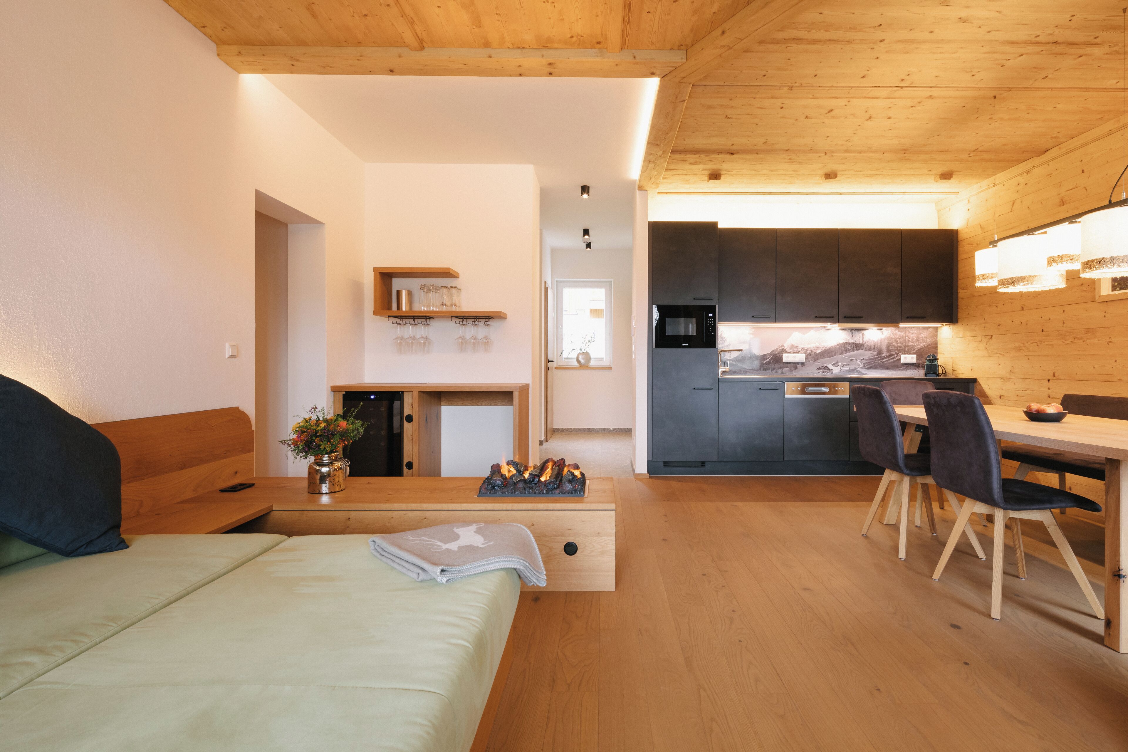 Apartamento superior | Ropa de cama hipoalergénica y escritorio
