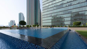 Hồ bơi ngoài trời 